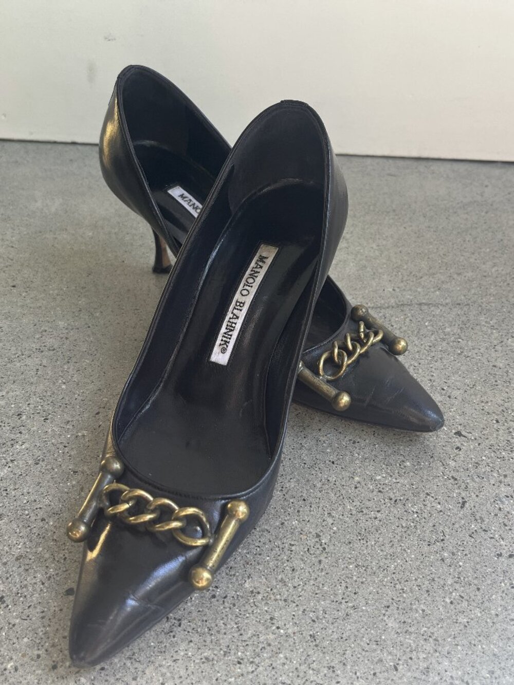 Manolo Blahnik Black Leather Pointy Chain Link Mid-Heel Pumps